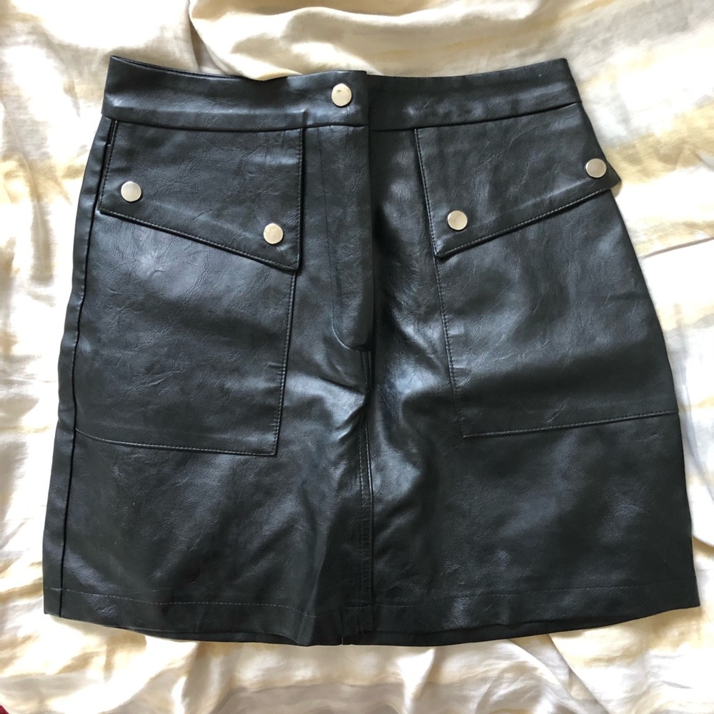 Haute Monde-Black Leather Mini Skirt-Size Small